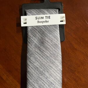Men’s slim neck tie